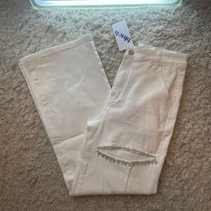 Elegant White Wide Leg Jeans with Rhinestone Accents